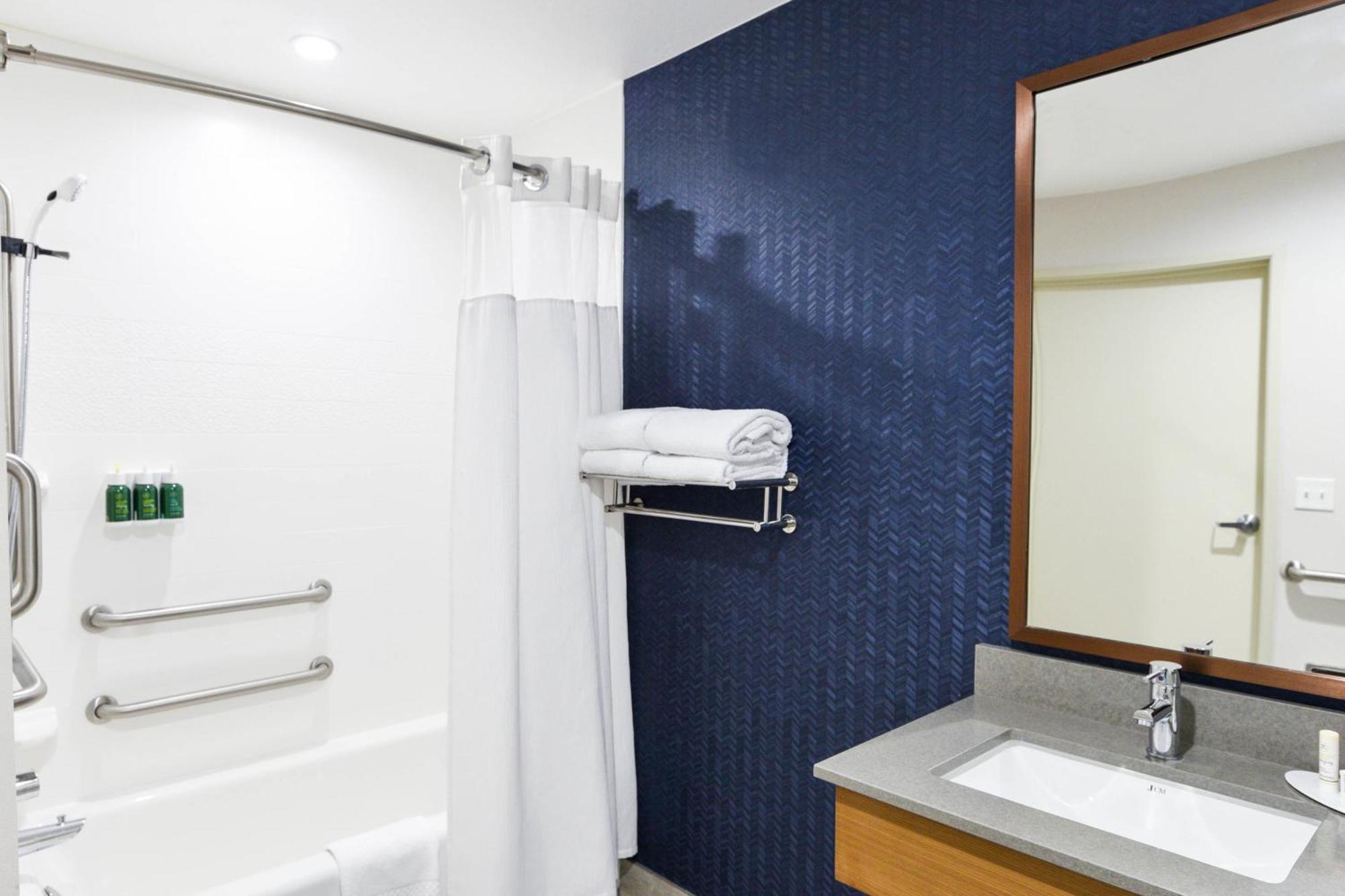 Fairfield Inn & Suites Ontario Rancho Cucamonga Eksteriør billede