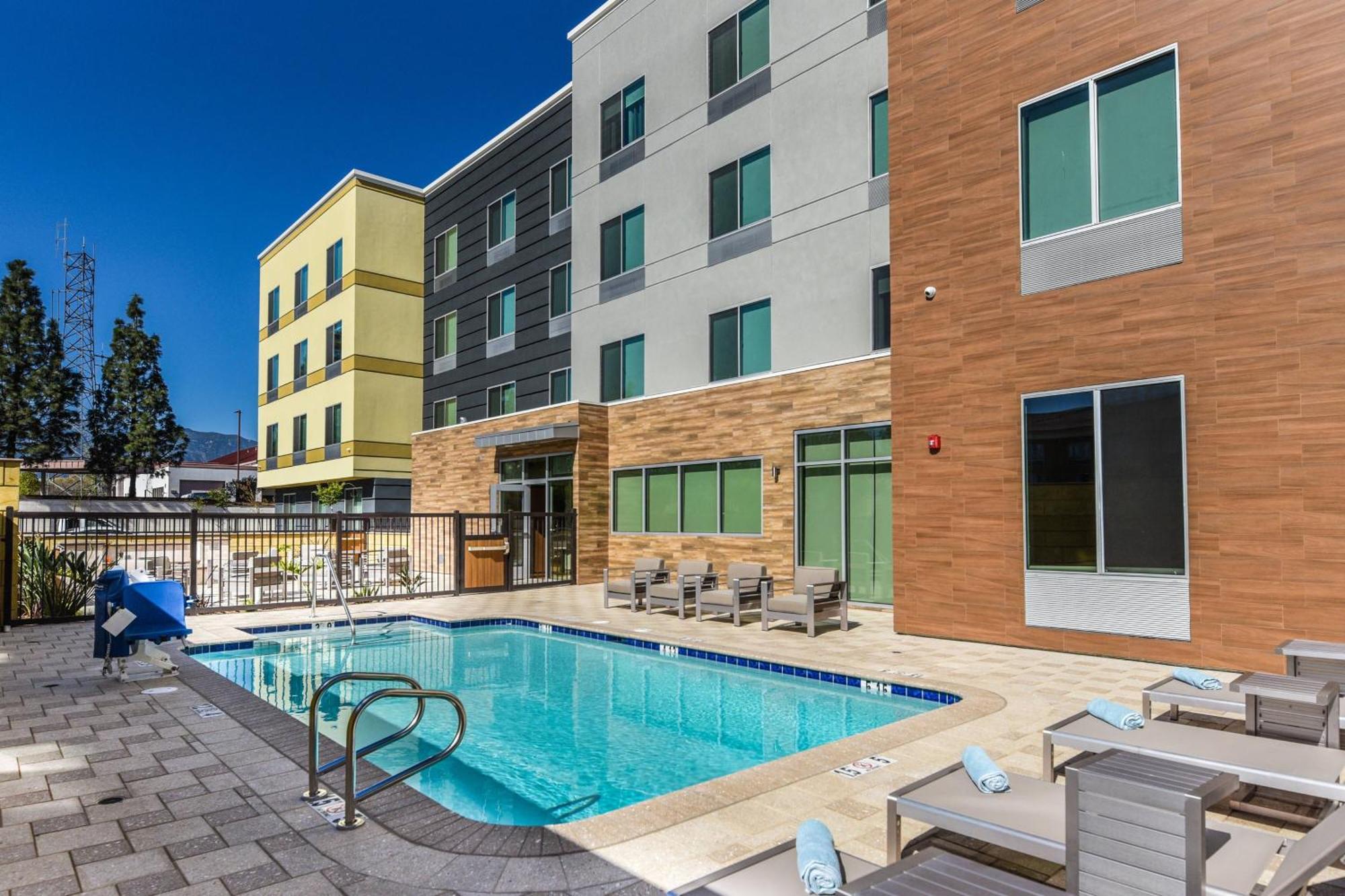 Fairfield Inn & Suites Ontario Rancho Cucamonga Eksteriør billede